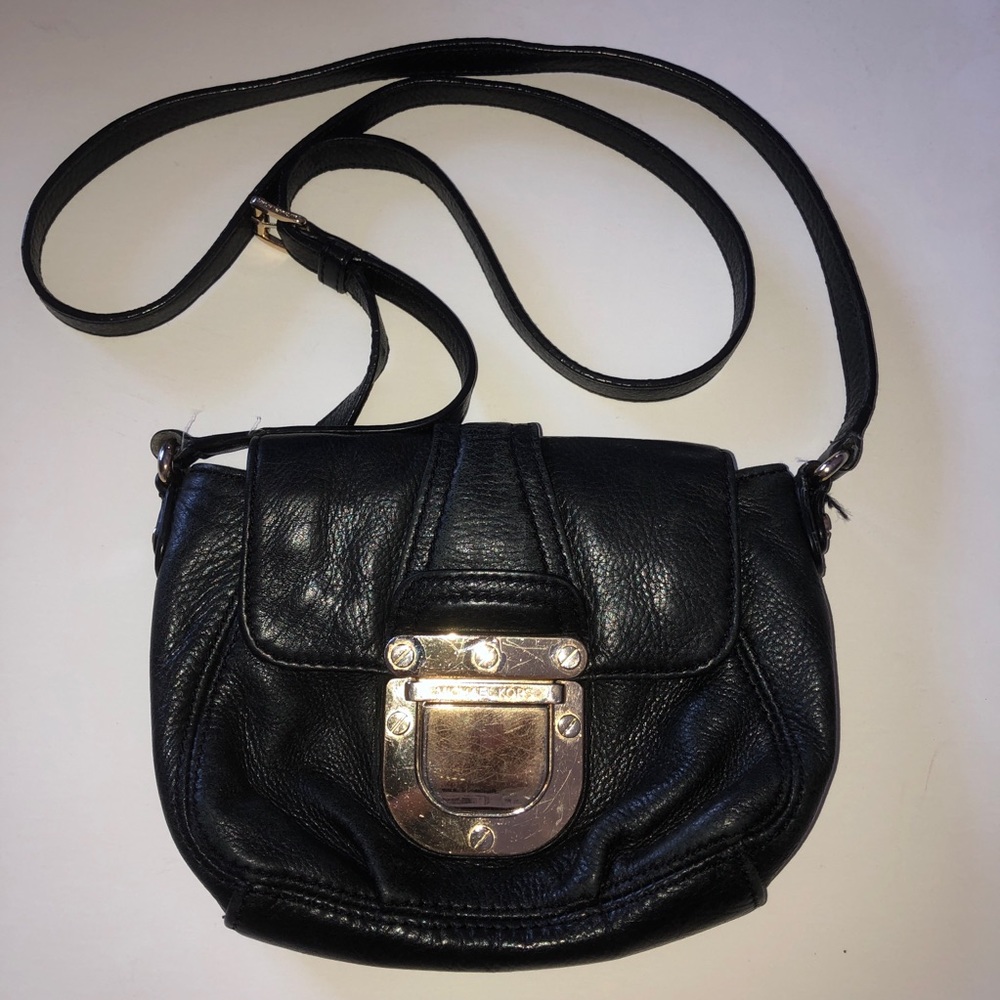 ✨ Black Michael Kors handbag ✨